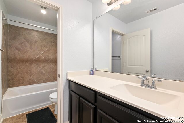 Image 33 of 57 For 8515 Desert Cove