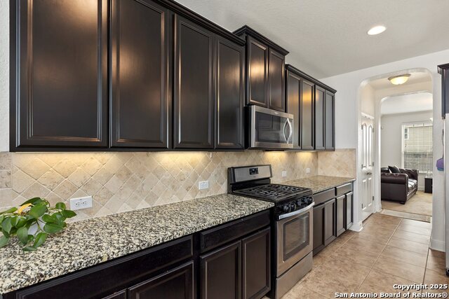Image 9 of 57 For 8515 Desert Cove