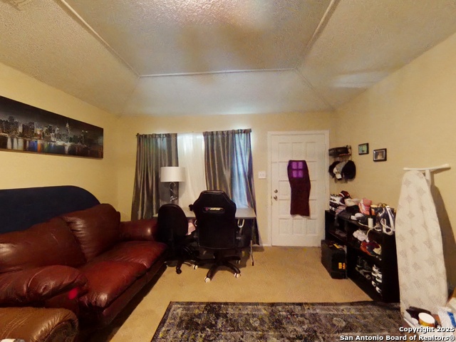 Image 3 of 6 For 626 Chauncey Dr  4
