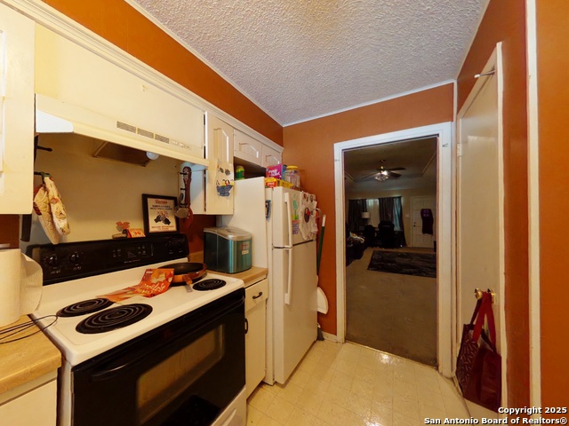 Image 4 of 6 For 626 Chauncey Dr  4