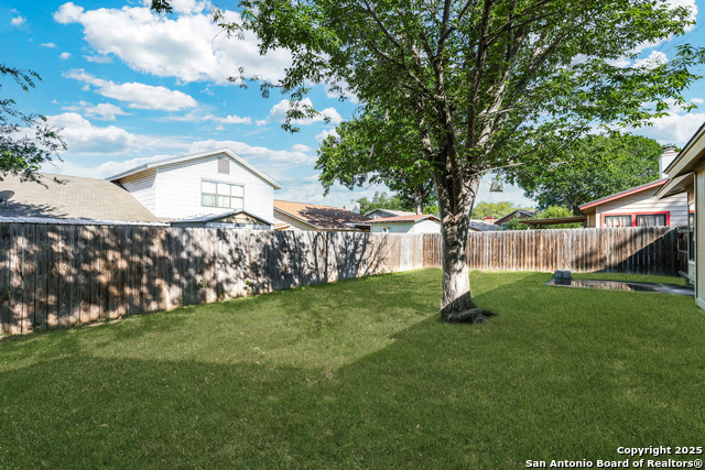 Image 22 of 23 For 6806 Country Lawn