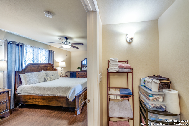 Listing photo id 15 for 255 Rampart E 401