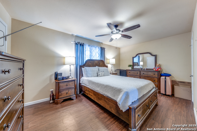Listing photo id 17 for 255 Rampart E 401