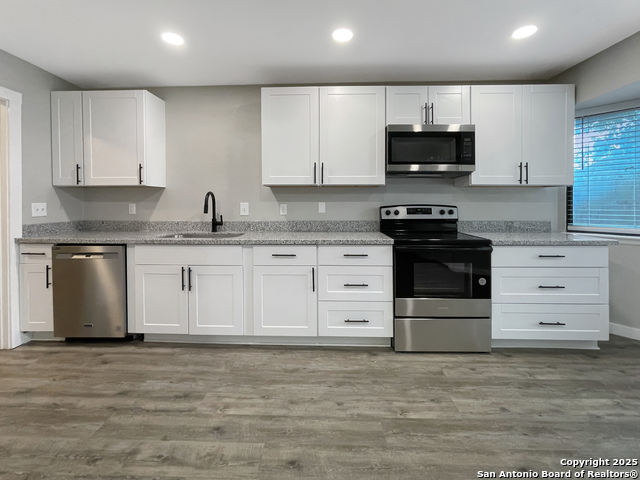 Listing photo id 12 for 3310 Rosetti
