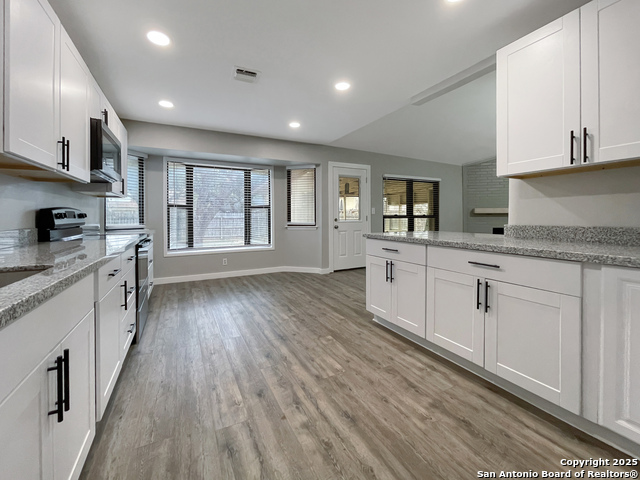 Listing photo id 13 for 3310 Rosetti