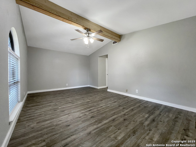 Listing photo id 17 for 3310 Rosetti