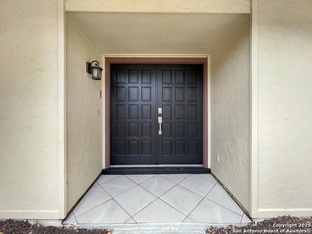Listing photo id 0 for 3310 Rosetti
