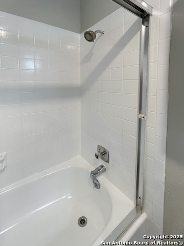 Listing photo id 35 for 3310 Rosetti