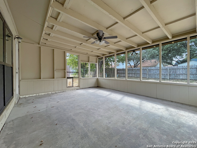 Listing photo id 37 for 3310 Rosetti