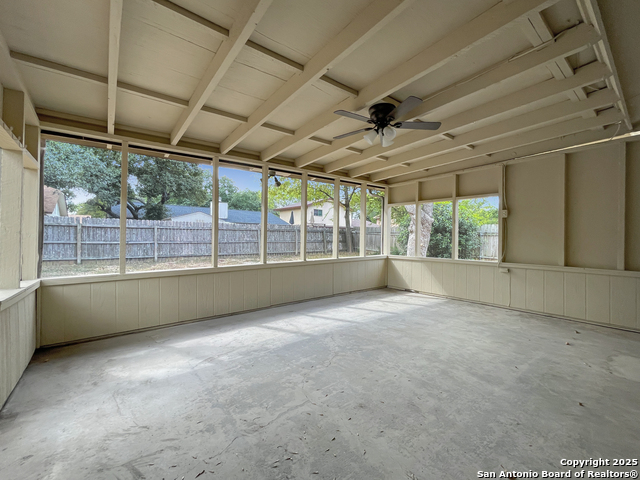 Listing photo id 40 for 3310 Rosetti