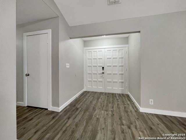 Listing photo id 3 for 3310 Rosetti