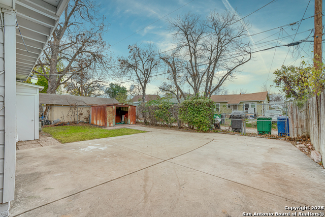 Image 40 of 44 For 811 Cottonwood Ave