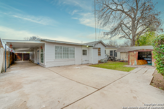 Image 41 of 44 For 811 Cottonwood Ave