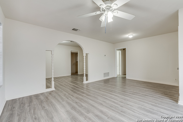 Image 7 of 44 For 811 Cottonwood Ave