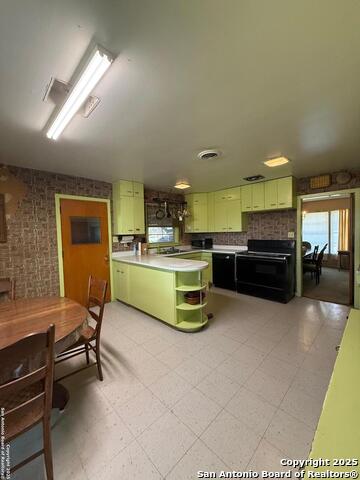 Listing photo id 2 for 520 12th N 