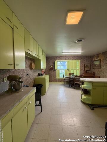 Listing photo id 3 for 520 12th N 