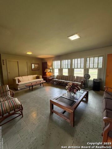 Listing photo id 5 for 520 12th N 