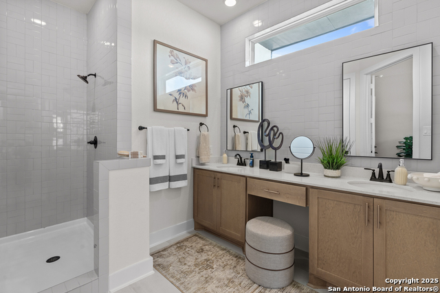 Image 12 of 26 For 20675 Huebner Rd Unit 706