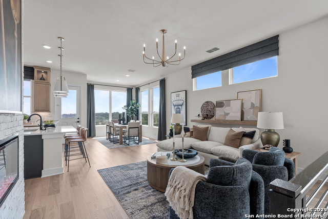 Image 6 of 26 For 20675 Huebner Rd Unit 706