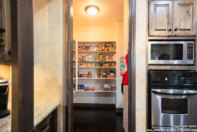 Image 16 of 41 For 303 Schneider St