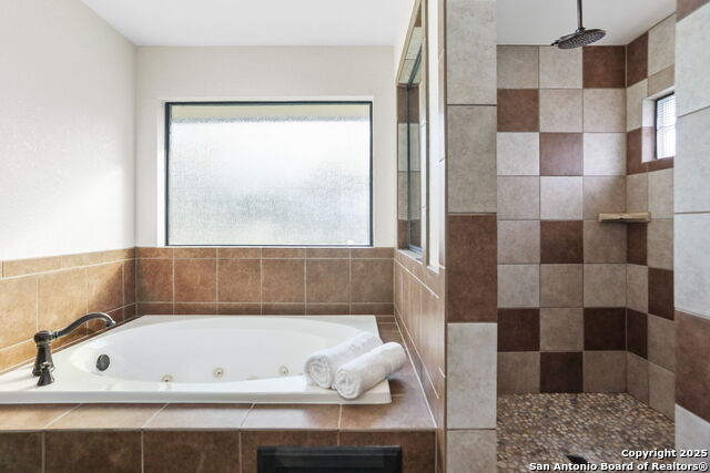 Image 29 of 41 For 303 Schneider St