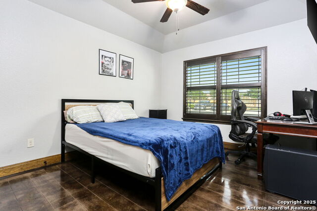 Image 32 of 41 For 303 Schneider St