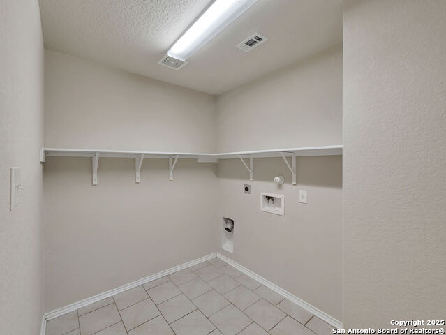 Listing photo id 8 for 2719 Green Leaf
