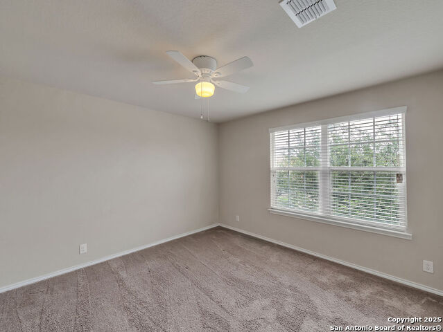 Listing photo id 13 for 2719 Green Leaf