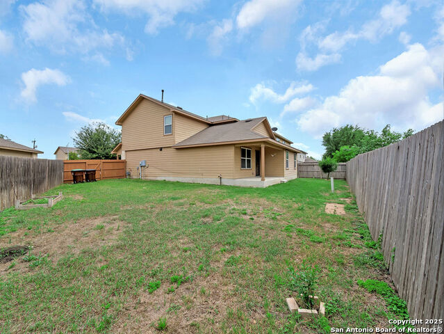 Listing photo id 18 for 2719 Green Leaf