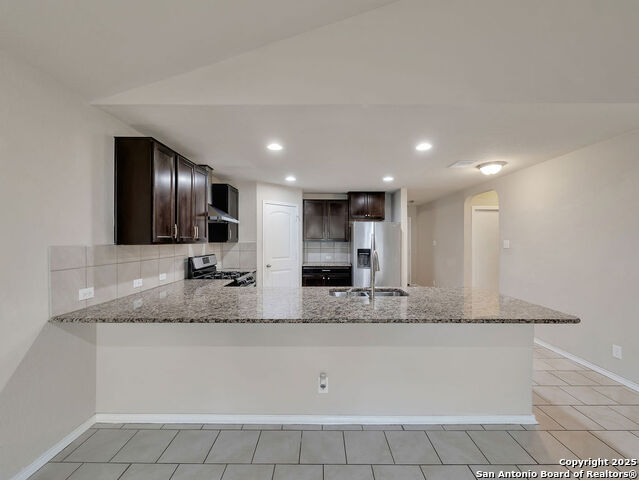 Listing photo id 3 for 2719 Green Leaf