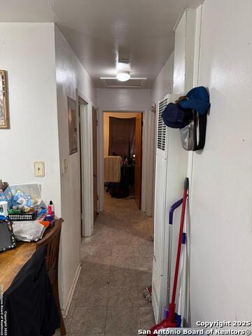 Listing photo id 9 for 227 E Villaret Blvd