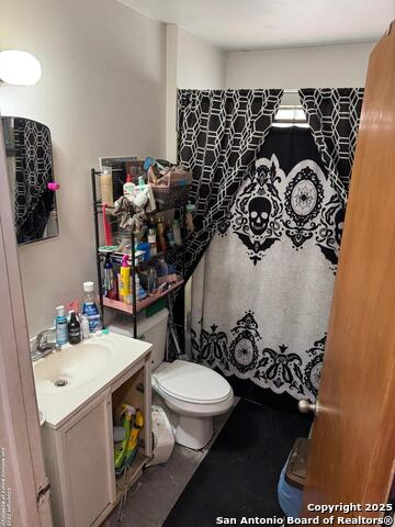 Listing photo id 10 for 227 E Villaret Blvd