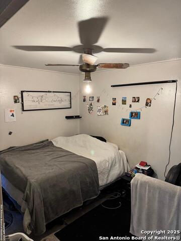 Listing photo id 12 for 227 E Villaret Blvd