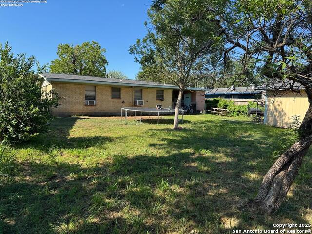 Listing photo id 1 for 227 E Villaret Blvd