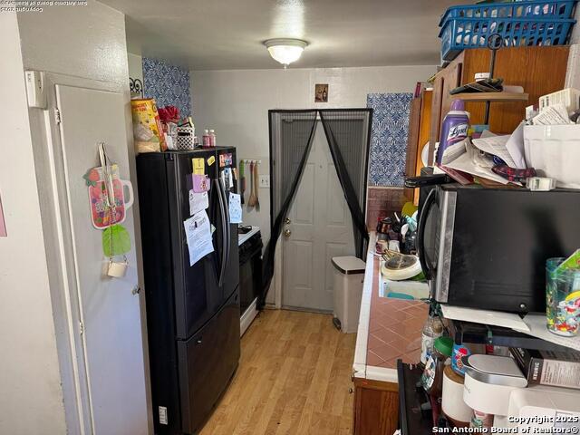 Listing photo id 7 for 227 E Villaret Blvd