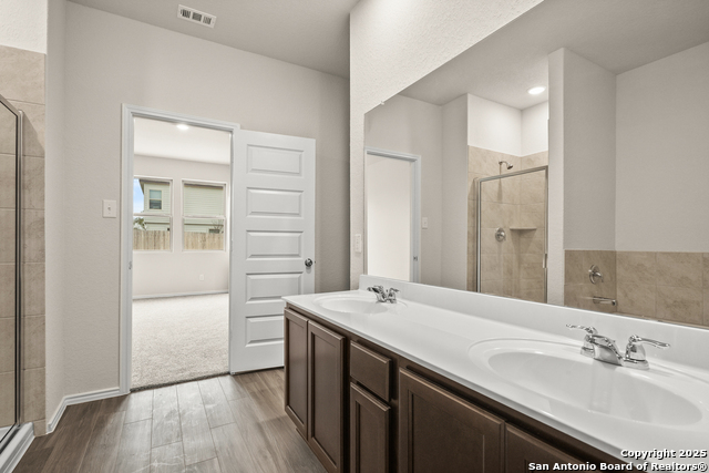 Listing photo id 5 for 9318 Graze Land Drive