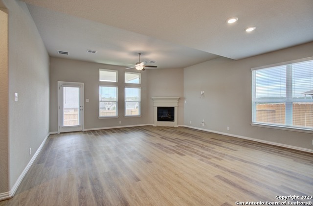 Image 10 of 30 For 813 Saltbush Street
