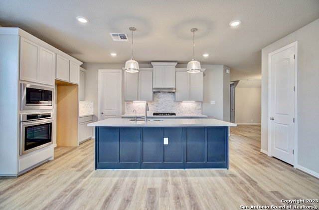 Image 6 of 30 For 813 Saltbush Street