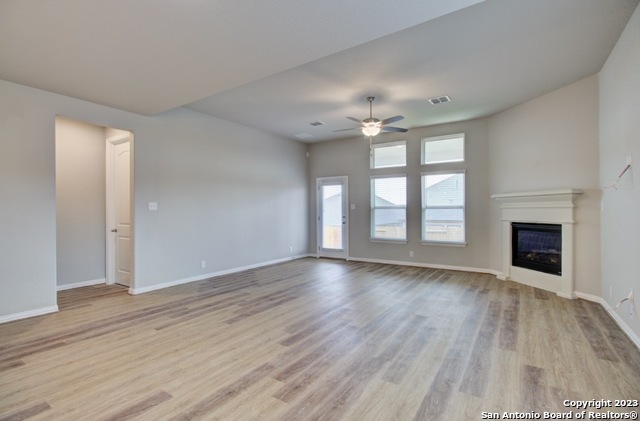 Image 9 of 30 For 813 Saltbush Street