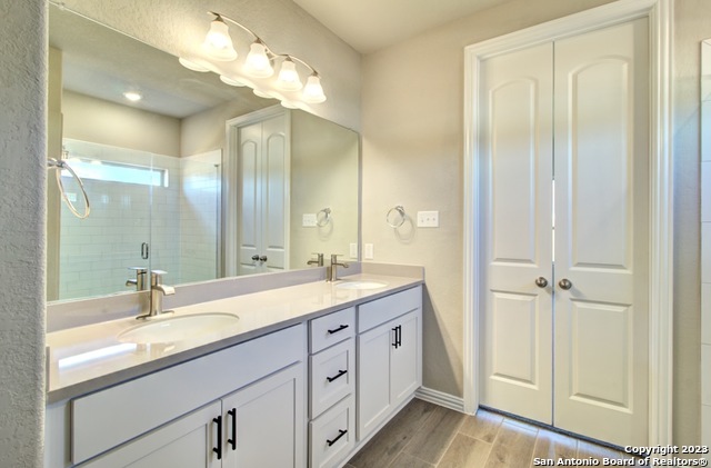 Image 11 of 31 For 850 Saltbush Street