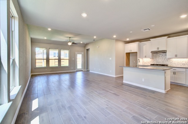 Image 5 of 31 For 850 Saltbush Street