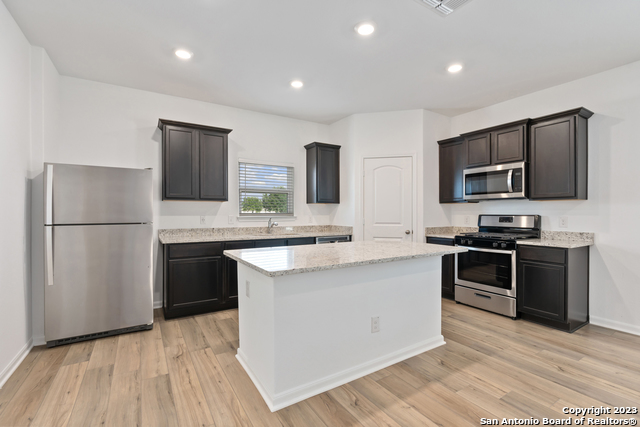 Listing photo id 0 for 10827 Quinn Court