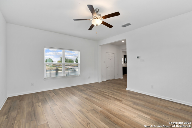 Listing photo id 1 for 10827 Quinn Court