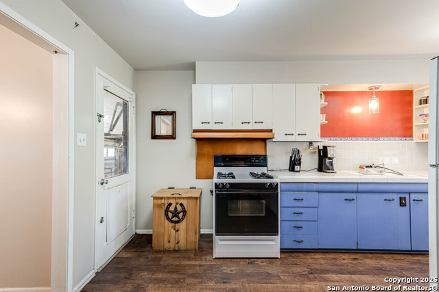 Image 10 of 26 For 2027 Edgehill Dr.