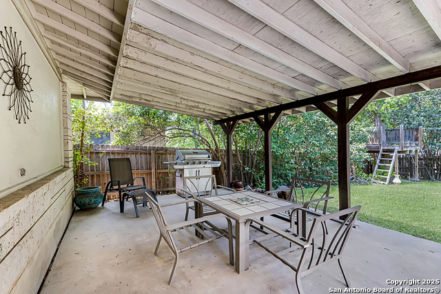 Image 22 of 26 For 2027 Edgehill Dr.