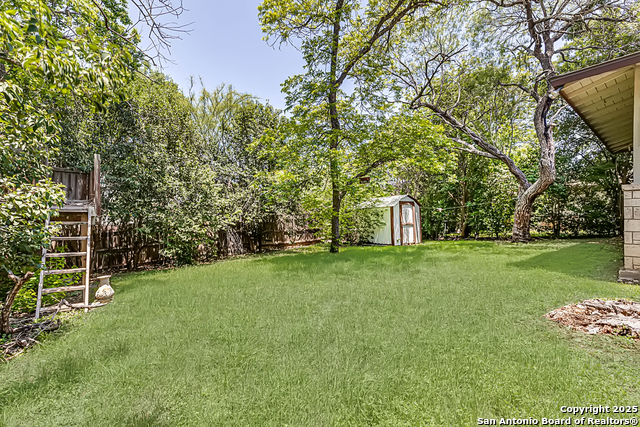 Image 24 of 26 For 2027 Edgehill Dr.