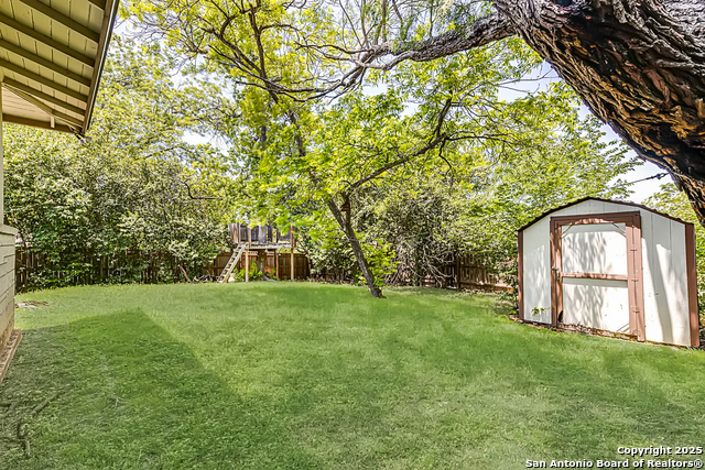 Image 26 of 26 For 2027 Edgehill Dr.