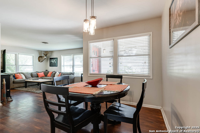 Image 8 of 26 For 2027 Edgehill Dr.