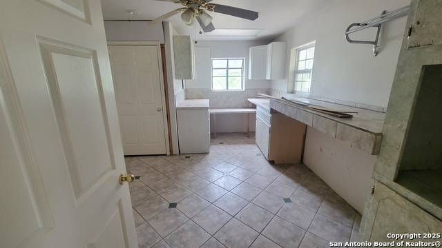 Image 12 of 29 For 7 Glen Cove Dr