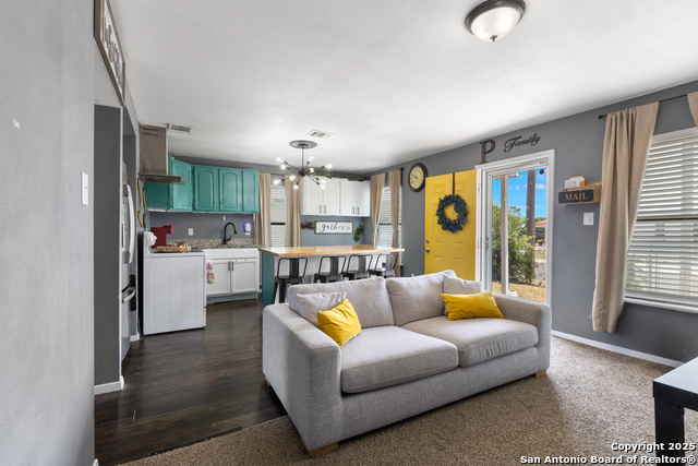 Listing photo id 11 for 3407 La Violeta